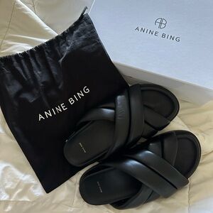 ANINE BING
Black Lizzie Sandals